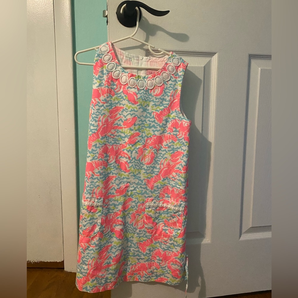 Excellent used condition. Lilly Pulitzer girls lobster shift dress. Size 10.
